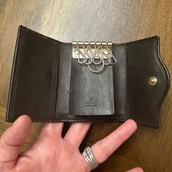 Authentic Gucci Monogram Key Holder - Picture 5 of 6